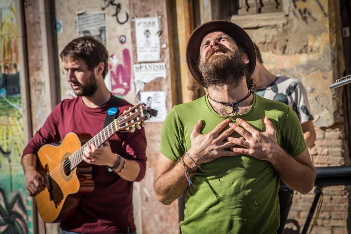 Concierto de Elsa Bhör en Taberna JJ en Granada