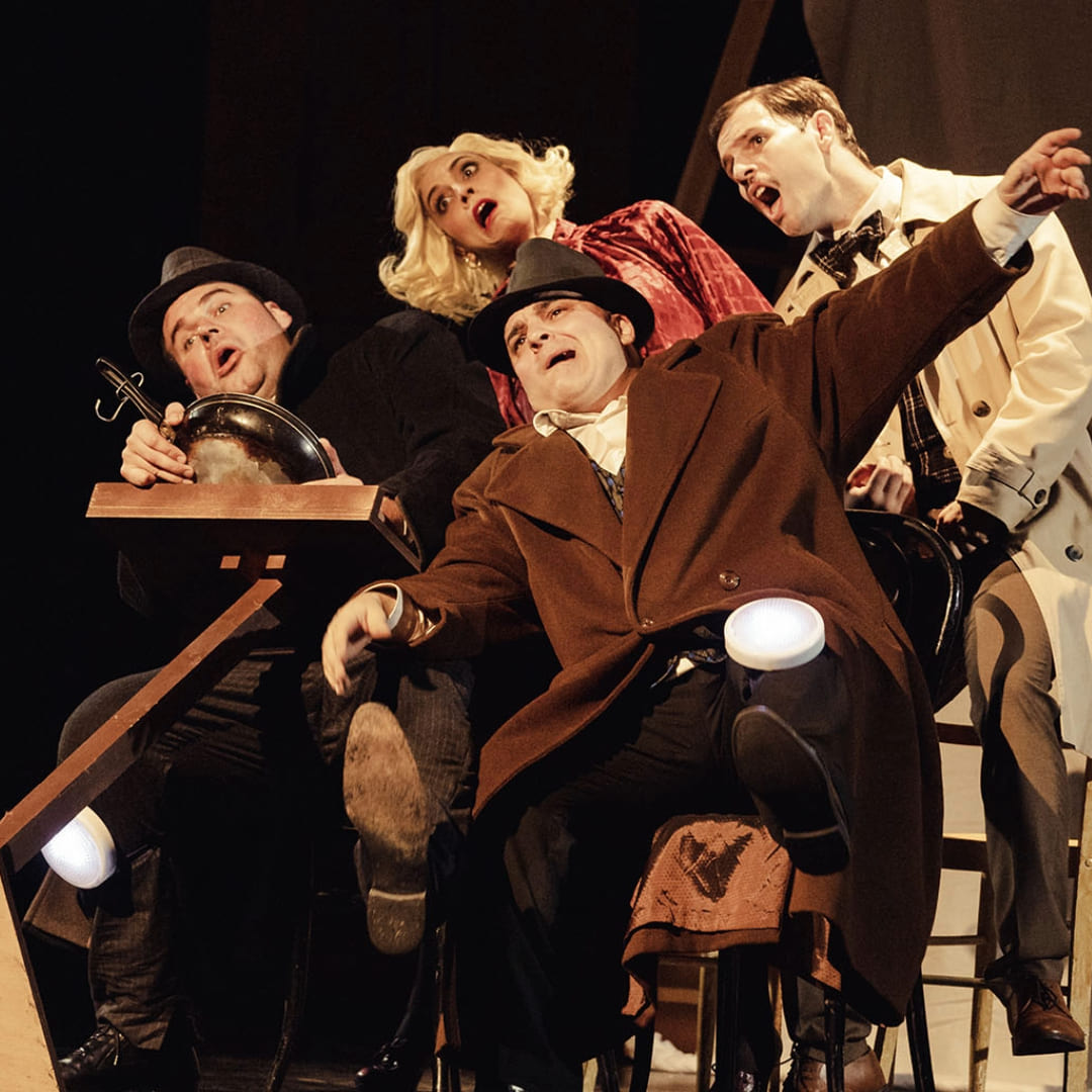 39 Escalones, una Comedia de Muerte en Valencia
