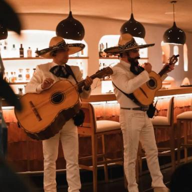 Roberto Ruiz: Antojitos y Mariachis en Barcelona