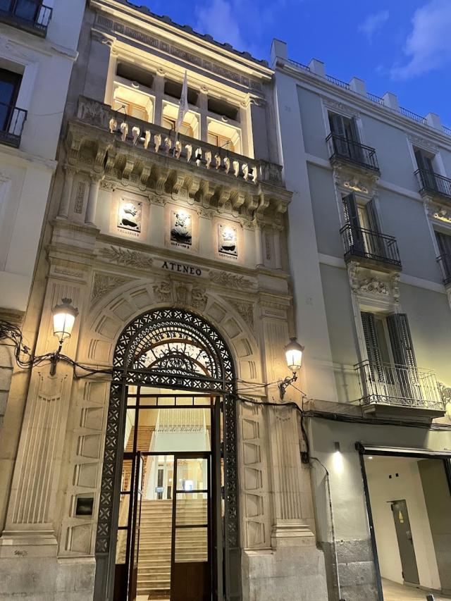 Foto de Ateneo de Madrid por Elisa Larrain